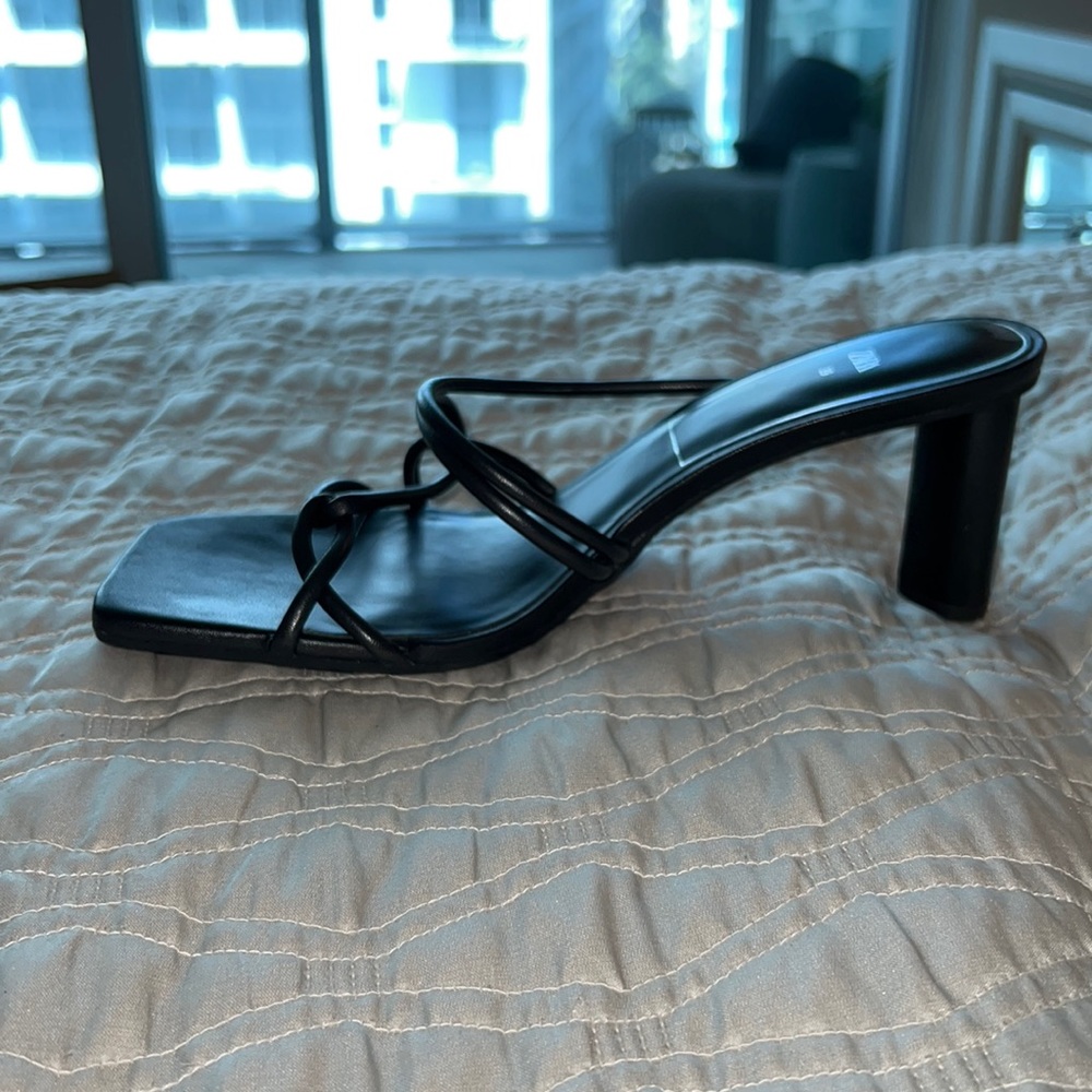 Zara Heel!